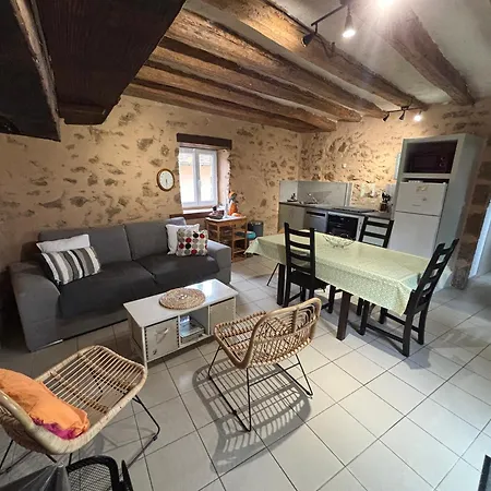 Casa vacanze Indépendante Dans Notre Cour Sainte-Jamme-sur-Sarthe