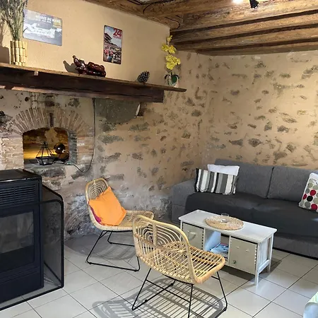 Indépendante Dans Notre Cour Casa vacanze Sainte-Jamme-sur-Sarthe