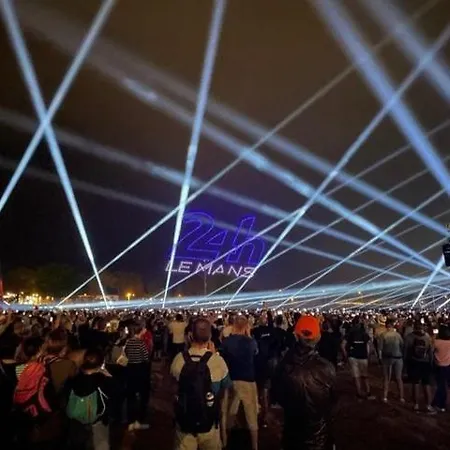 Independante Dans Notre Cour Dom wakacyjny