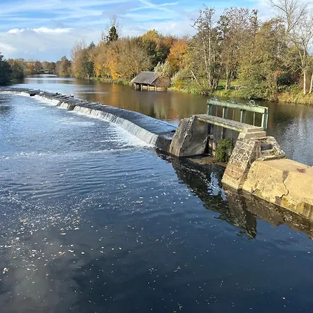 Dom wakacyjny Independante Dans Notre Cour