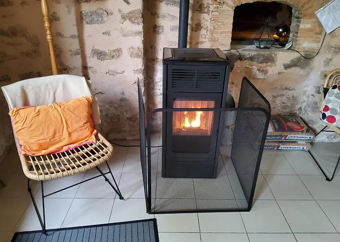 Dom wakacyjny Independante Dans Notre Cour *