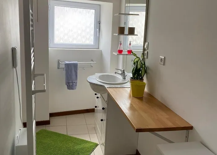 Dom wakacyjny Independante Dans Notre Cour Sainte-Jamme-sur-Sarthe