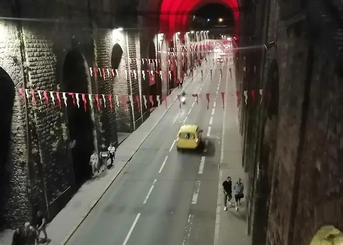 Dom wakacyjny Independante Dans Notre Cour